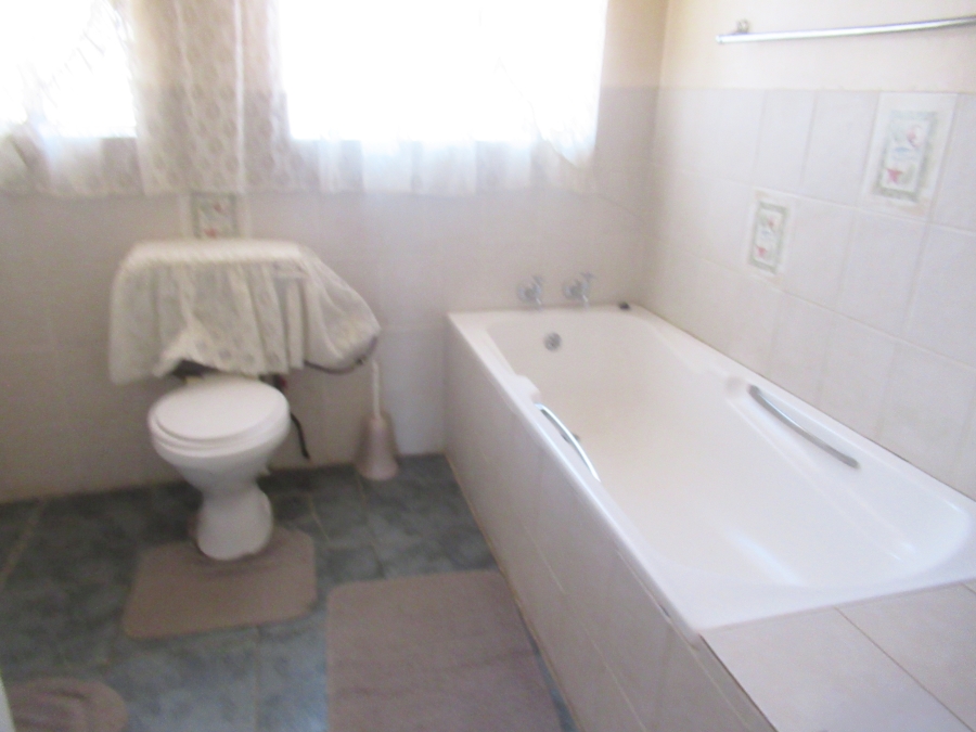 4 Bedroom Property for Sale in Riebeeckstad Free State